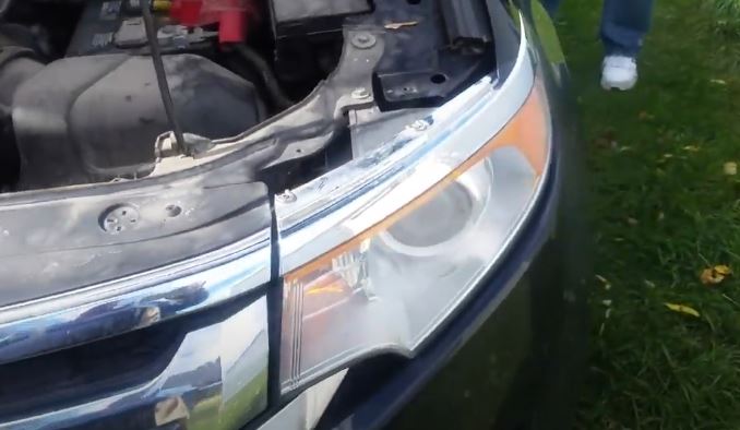 2013 Ford Edge Headlight Bulb Replacement