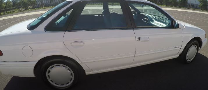 1995 ford Taurus exterior