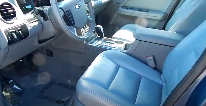 2005 Ford Freestyle: Interior Looks
